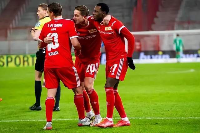 李凯尔0分赵睿17分 中国男篮不敌塞尔维亚